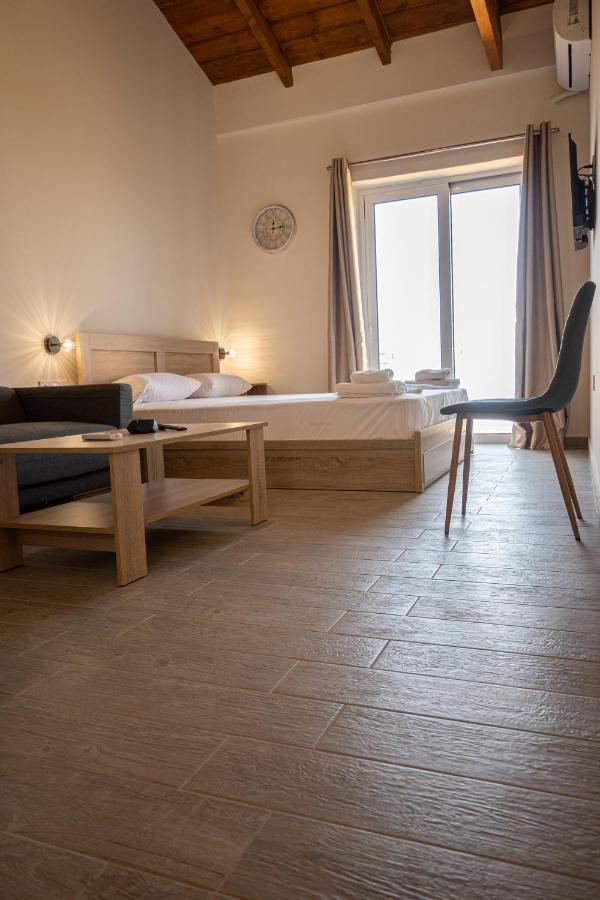 Lithino Rooms Kalamata Exterior foto