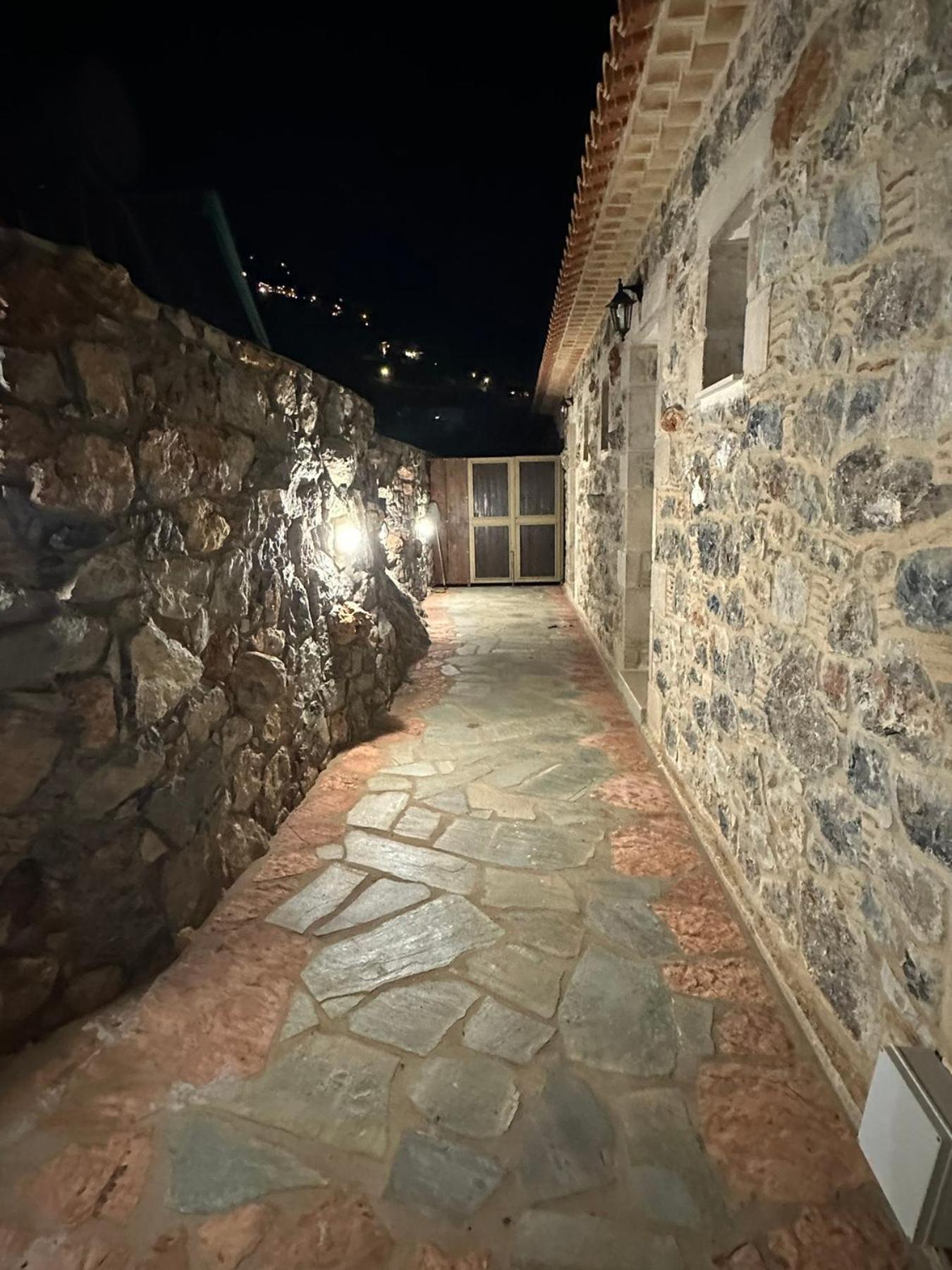 Lithino Rooms Kalamata Exterior foto