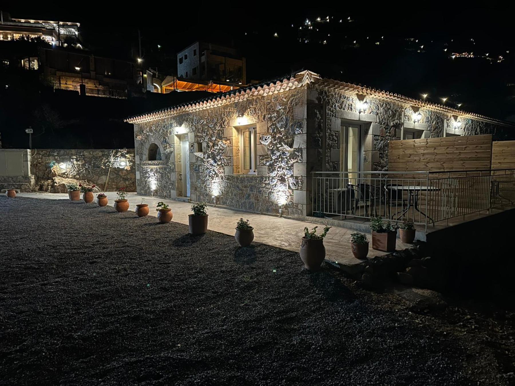 Lithino Rooms Kalamata Exterior foto