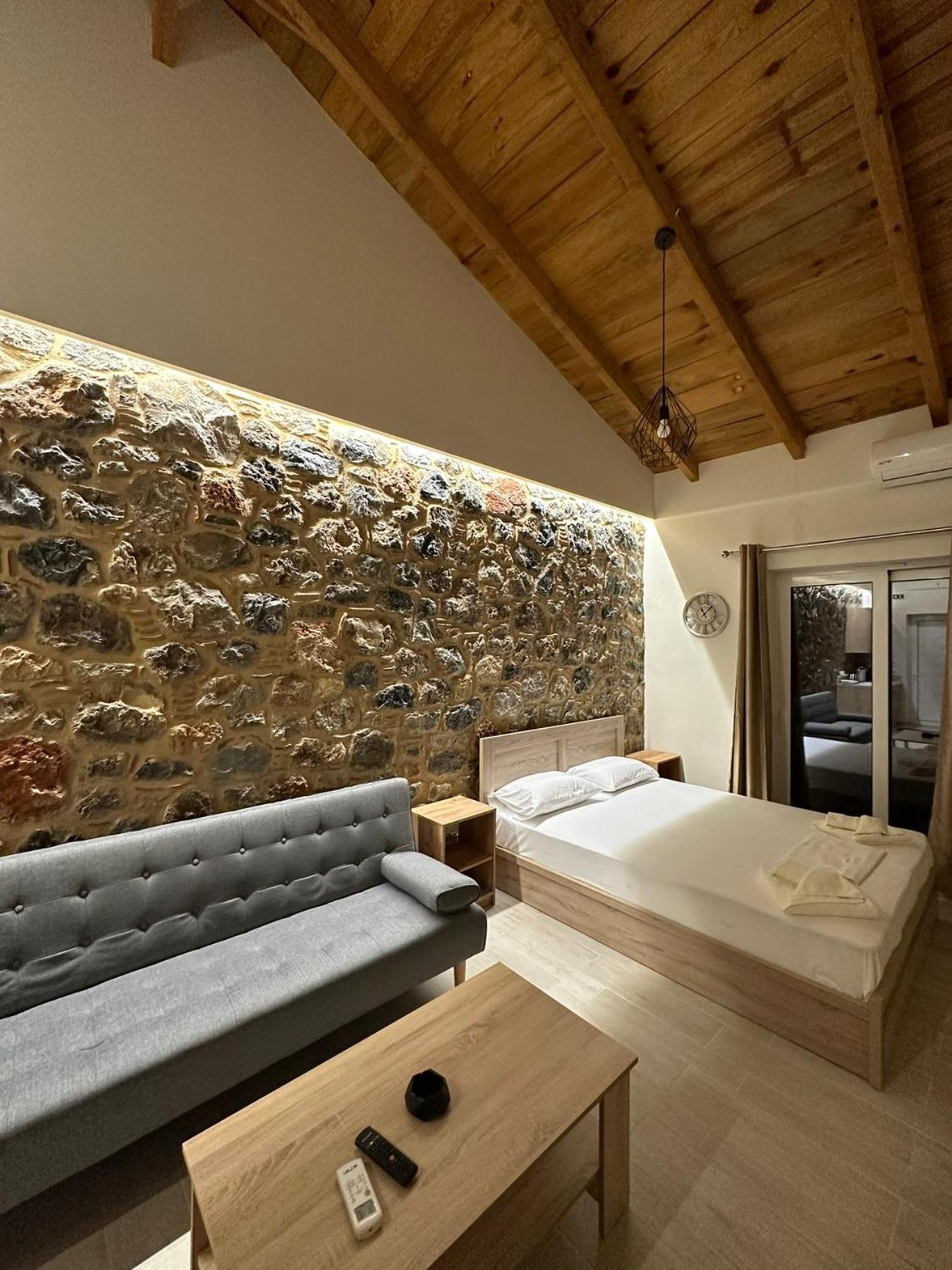 Lithino Rooms Kalamata Exterior foto