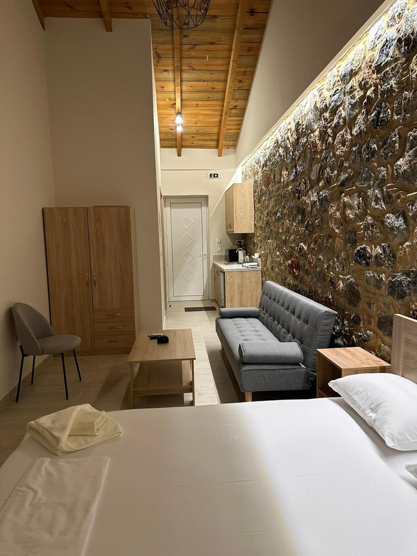 Lithino Rooms Kalamata Exterior foto
