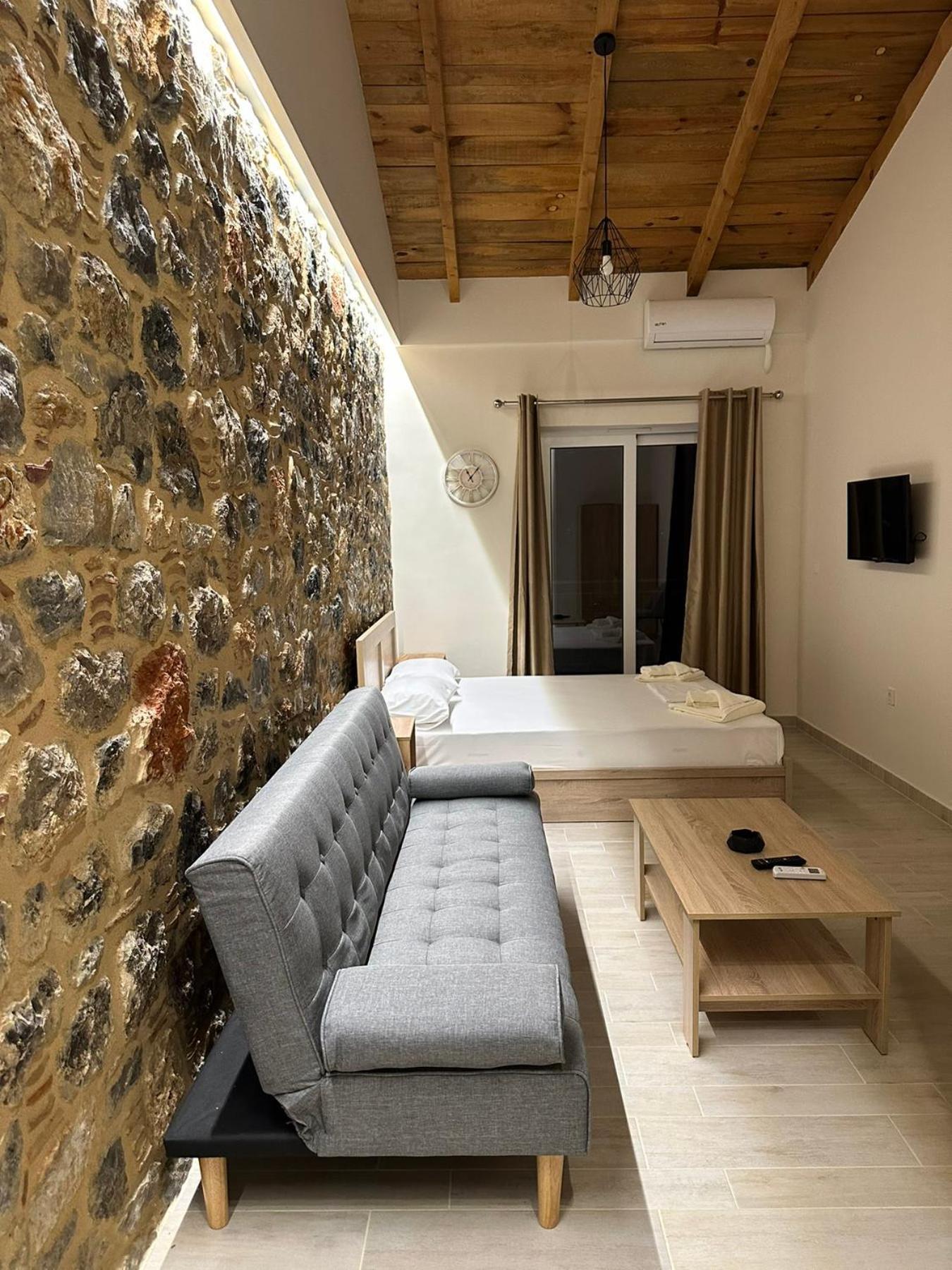 Lithino Rooms Kalamata Exterior foto